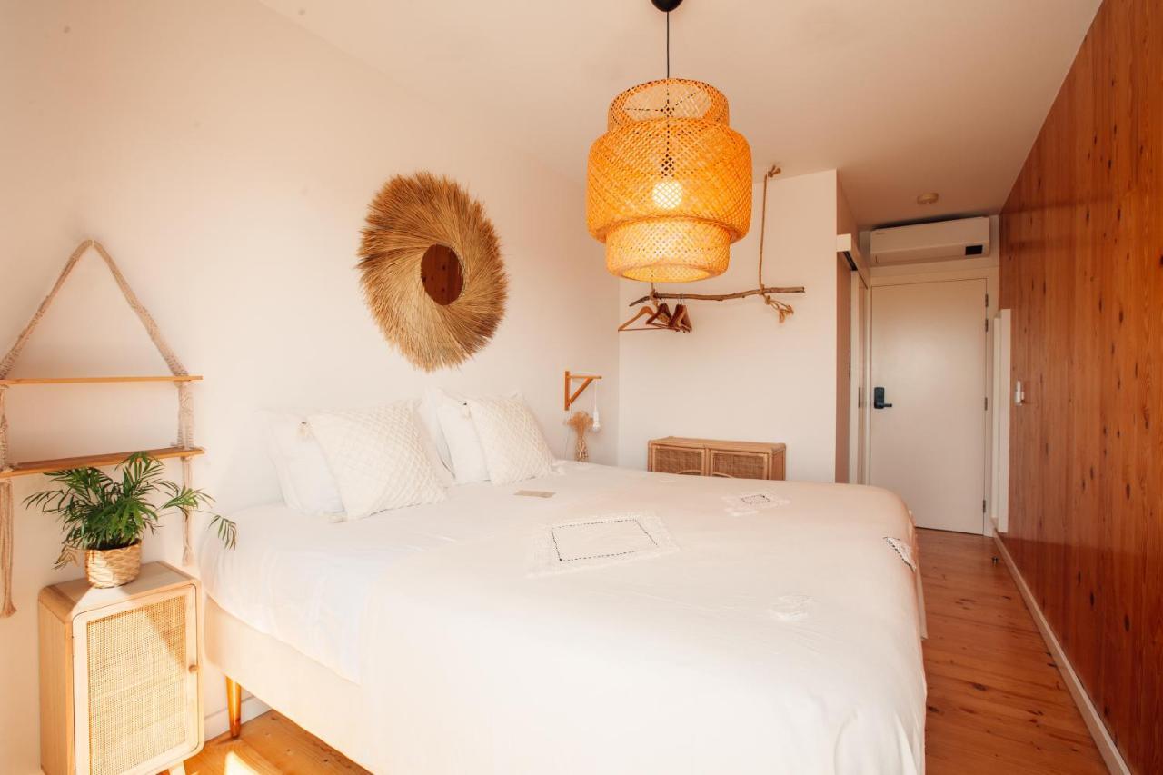 We Surf House Bed & Breakfast Фигейра да Фош Екстериор снимка